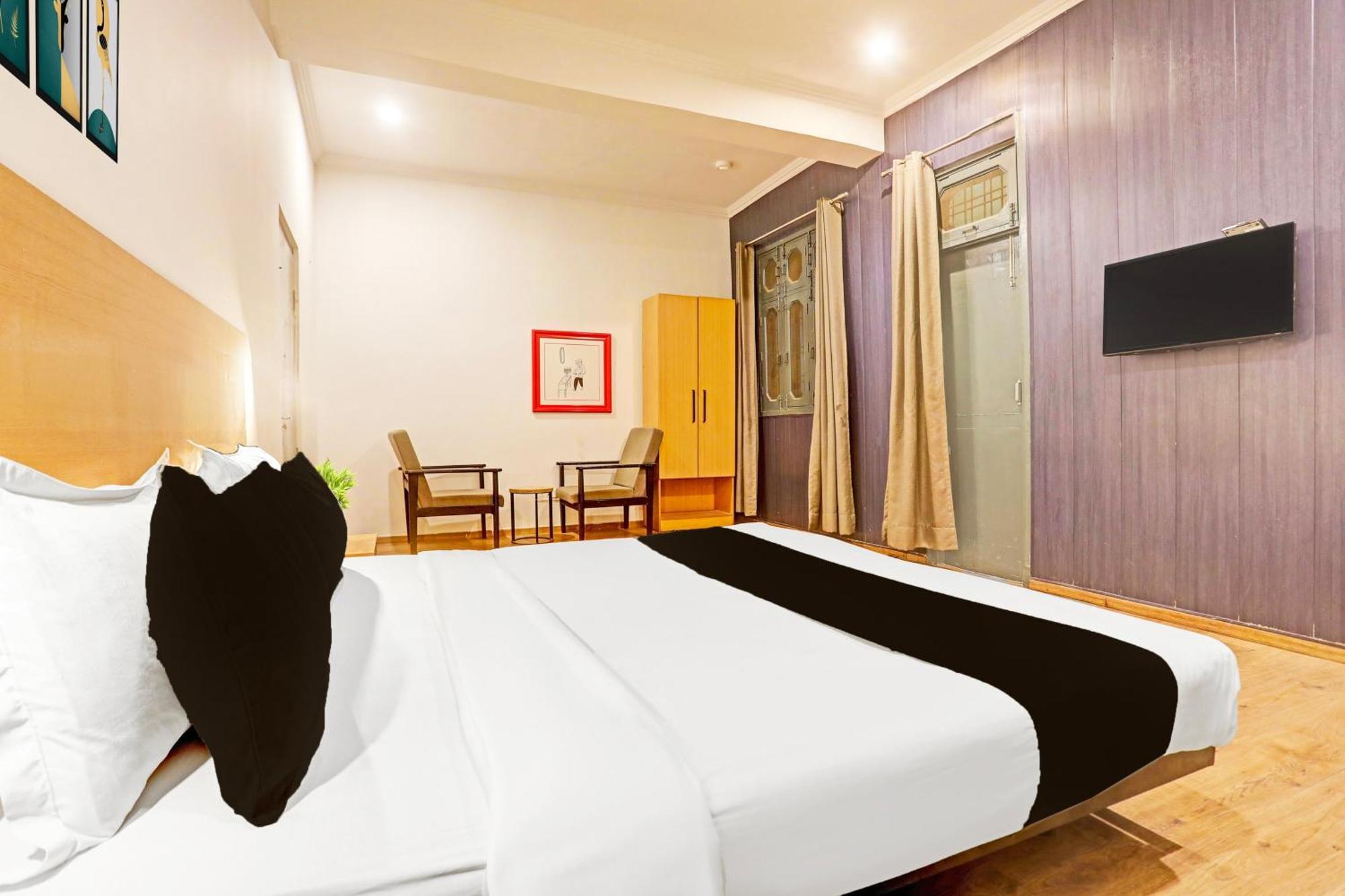 Super Townhouse Vijay Khand Gomti Nagar Lakhnaú Exteriér fotografie