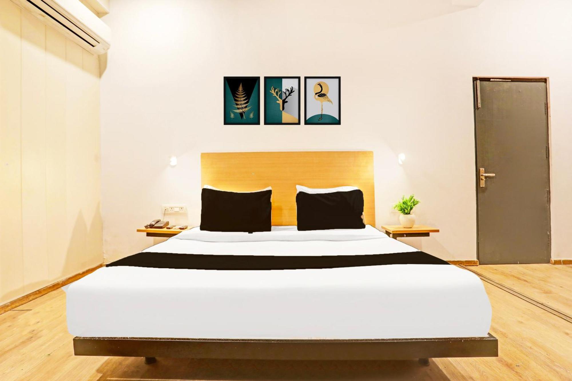 Super Townhouse Vijay Khand Gomti Nagar Lakhnaú Exteriér fotografie
