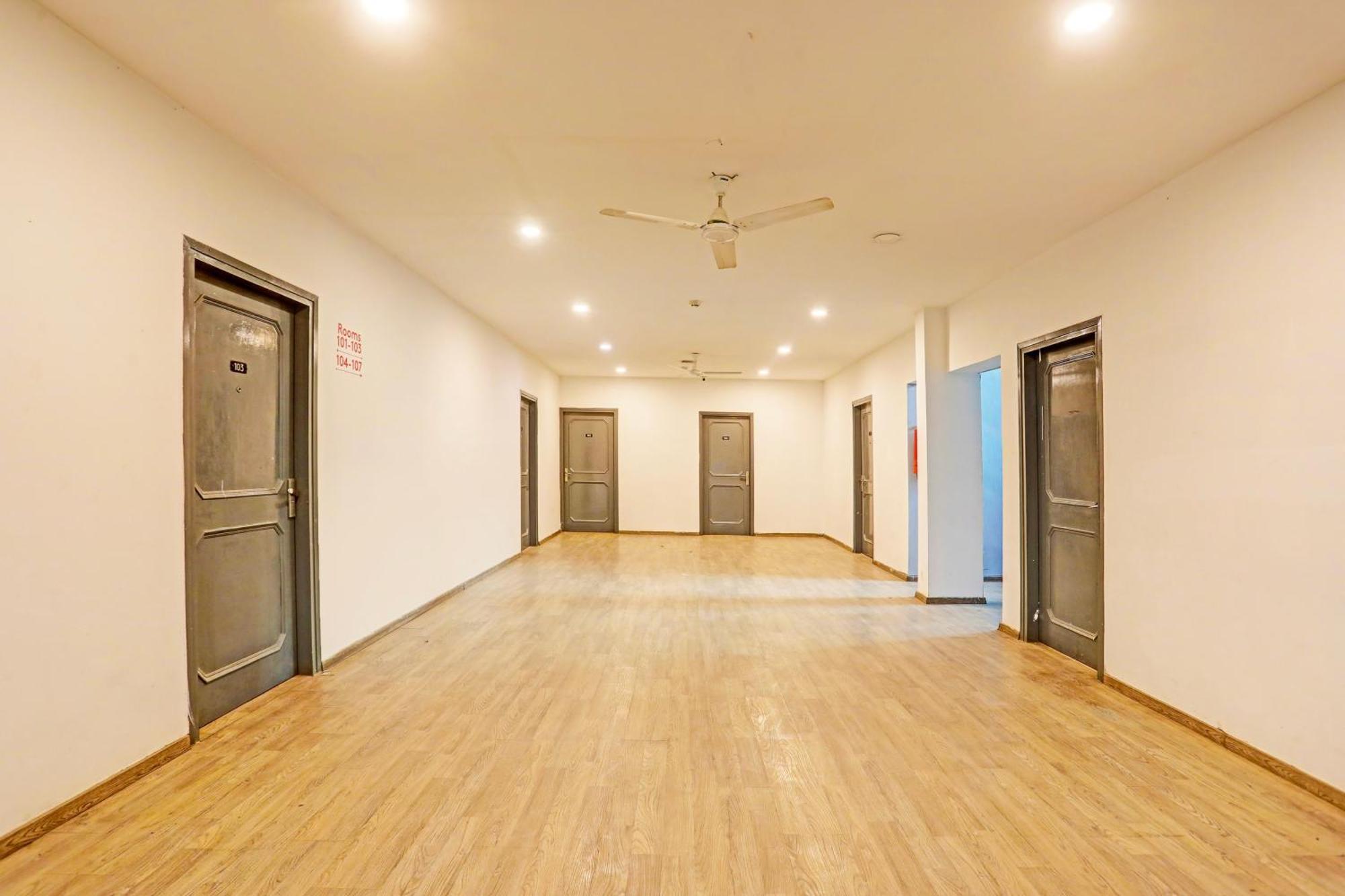 Super Townhouse Vijay Khand Gomti Nagar Lakhnaú Exteriér fotografie