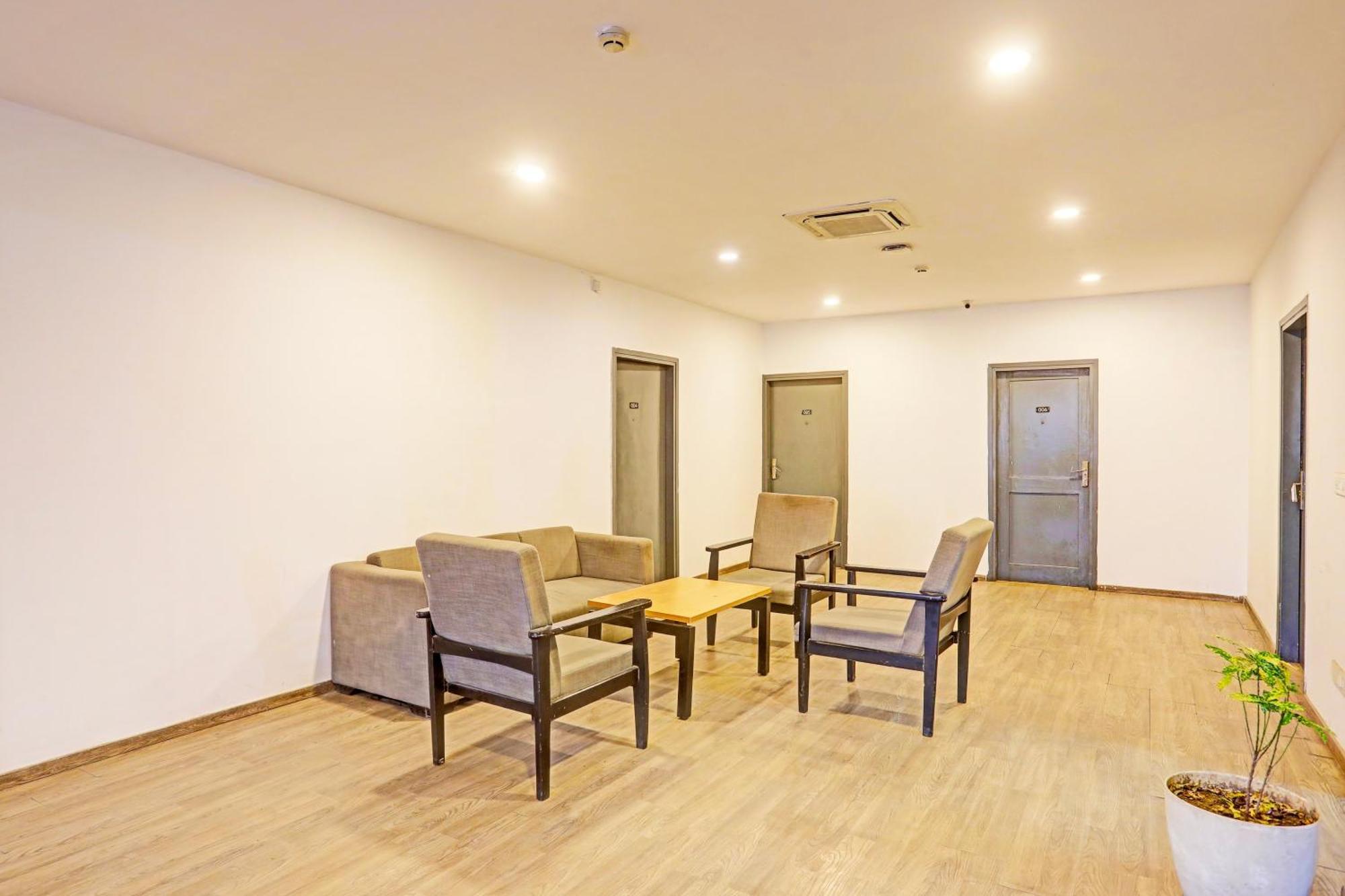 Super Townhouse Vijay Khand Gomti Nagar Lakhnaú Exteriér fotografie