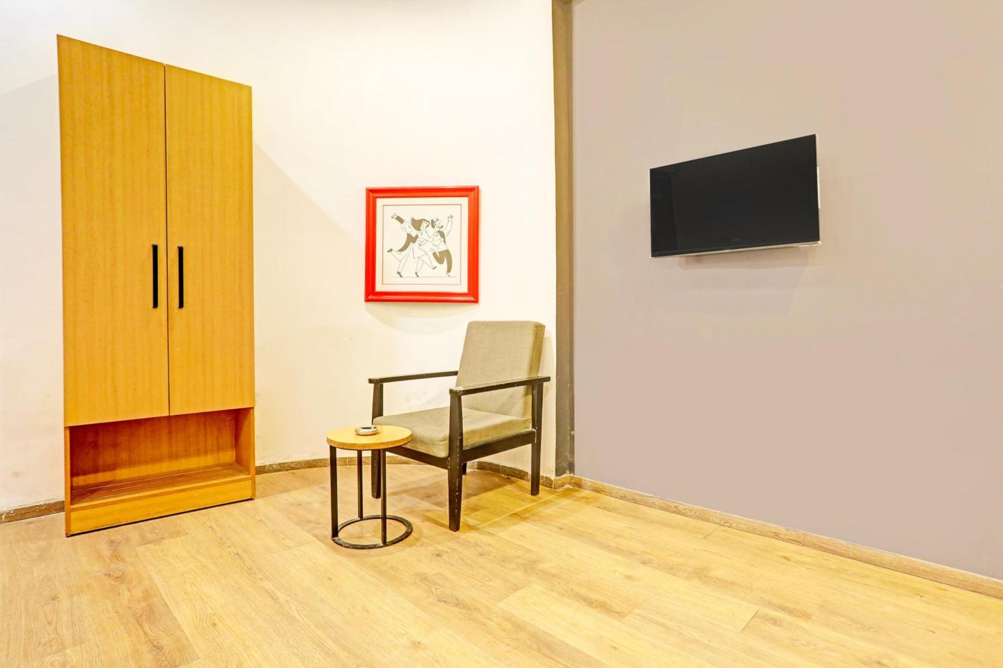 Super Townhouse Vijay Khand Gomti Nagar Lakhnaú Exteriér fotografie